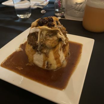 Salmon n' Bannock - Mushrooms on Toasted Bannock - Canadian (New) Near Me - Vancouver, British Columbia