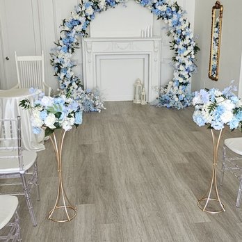 Espace Studio - The white and flawless seem to symbolize the love of the wedding. This moment is the beginning of the happy story. - Venues & Event Spaces Near Me - Richmond Hill, Ontario