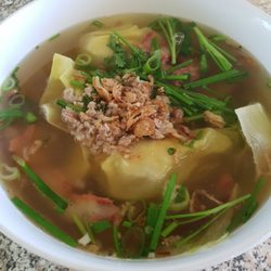 Van Vietnamese Restaurant - Wonton noodle soup with BBQ pork