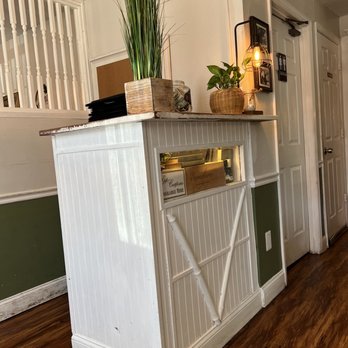 Violas - Check in - Seafood Near Me - St. Augustine, Florida
