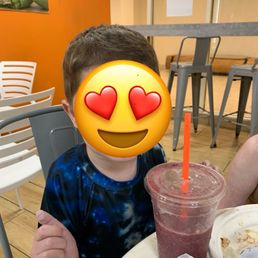 My kid and a delicious smoothie (we already consumed everything else) My kid and a delicious smoothie (we already consumed everything else)