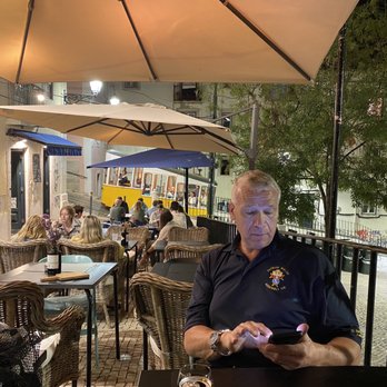 Barbica - The funicular rolls through the square on a regular basis. So charming and good is excellent! - Portuguese Near Me - Lisbon, 11