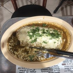Restaurant Palos - Wet chicken burrito