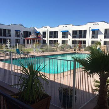 Ramada by Wyndham Kingman - Hotels Near Me - Kingman, Arizona