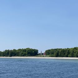 Death's Door Boat Tours - Plum island lighthouse
