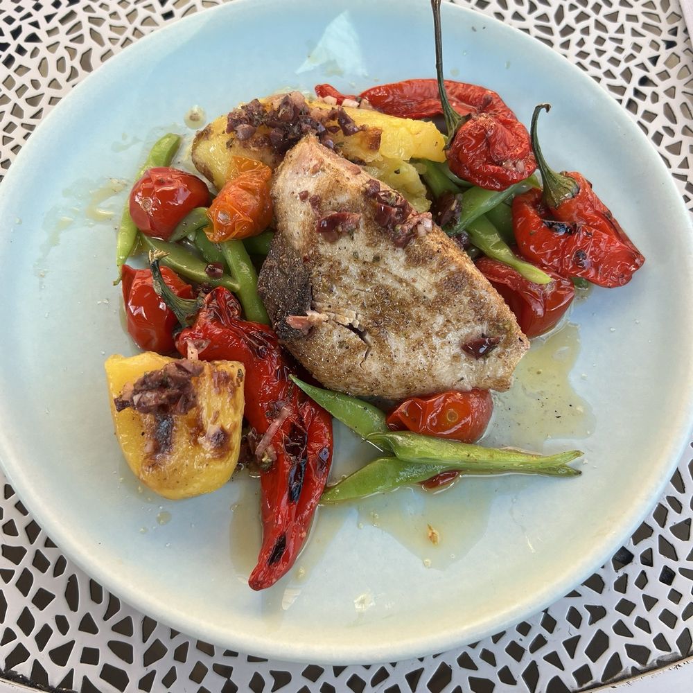 Standard Fare - Seared Albacore Niçoise - Coffee & Tea Near Me - Berkeley, California