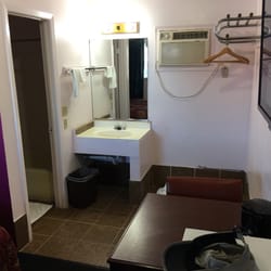 L A Motel - The rest of the room.