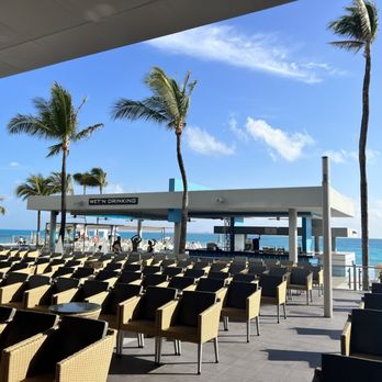 Hotel Riu Cancun - Pool bar - Hotels Near Me - Cancún, ROO