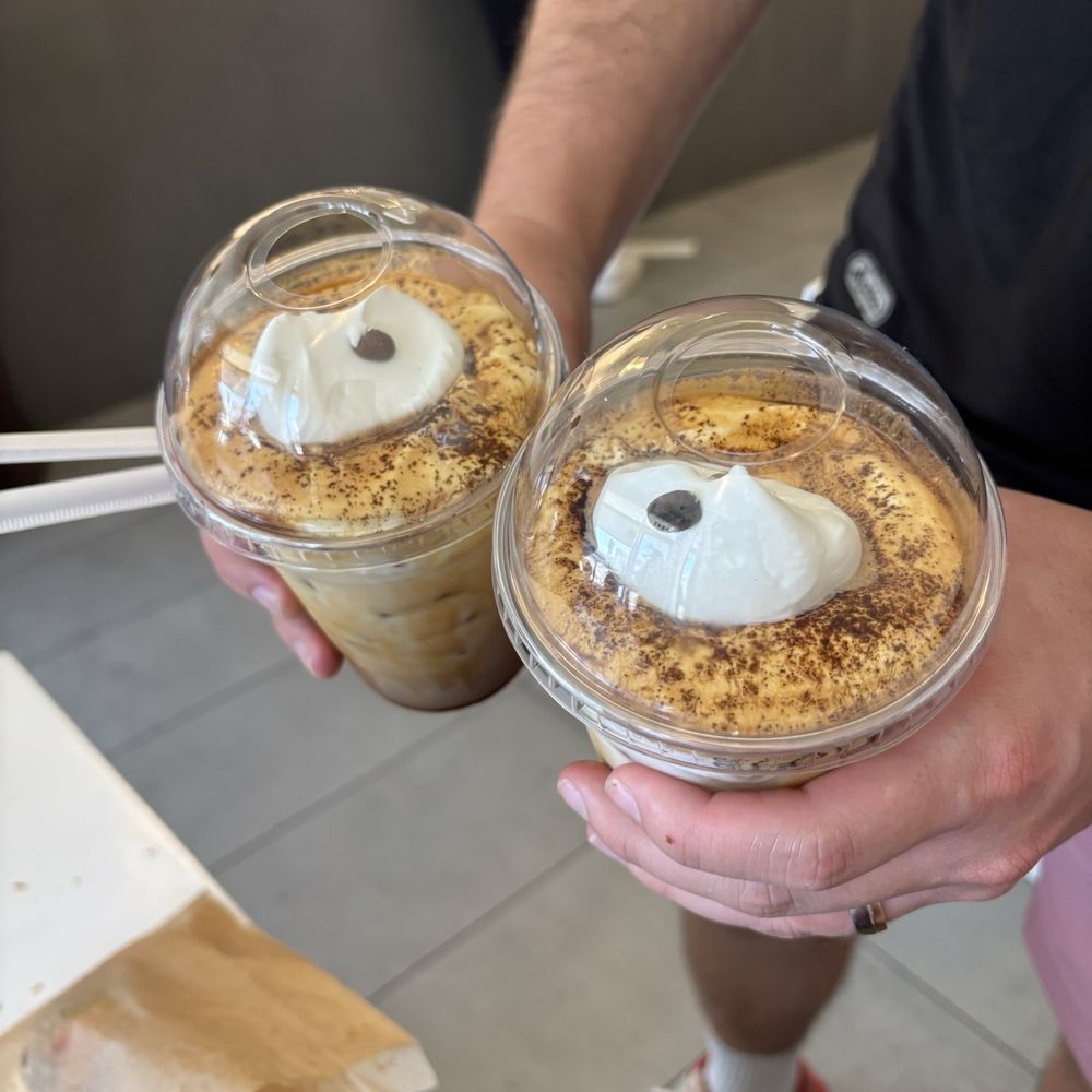 Re Coffee - Einzbanner latte with vanilla foam - Desserts Near Me - Northridge, California