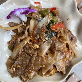 Prung - Drunken Noodles - Thai Near Me - Woodside, New York Prung - Drunken Noodles - Thai Near Me - Woodside, New York