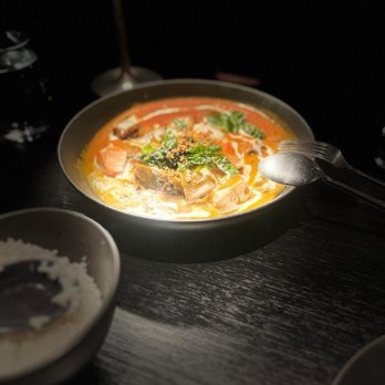 Mamasan Kitchen Bar - Red Curry - Bars Near Me - Broadbeach, QLD