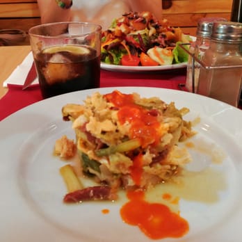 María Mandiles - Remenat d'alls tendres i ensalada. - Spanish Near Me - Valencia, V