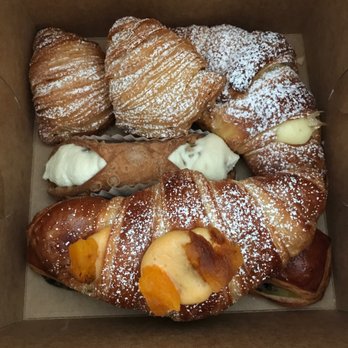 Gran Milan - Sfogliatelles, custard croissant, cannoli, pumpkin custard croissant and chocolate pastry (hidden) - Pizza Near Me - Richmond, California Gran Milan - Sfogliatelles, custard croissant, cannoli, pumpkin custard croissant and chocolate pastry (hidden) - Pizza Near Me - Richmond, California