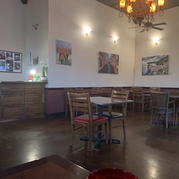 Bella Italian Cafe - Inside - Pizza Near Me - Tyler, Texas