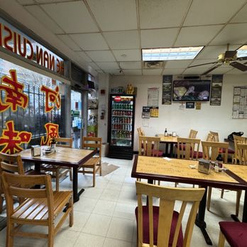 Henan Feng Wei 河南風味 - Interior - Chinese Near Me - Flushing, New York