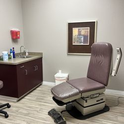 Big Foot and Ankle Institute - Gregory P. Rowe DPM - Patient room