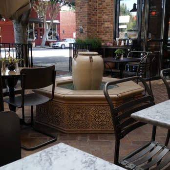 Freesoulcaffe - Nice outside patio with fountain. - Vegan Near Me - Tustin, California