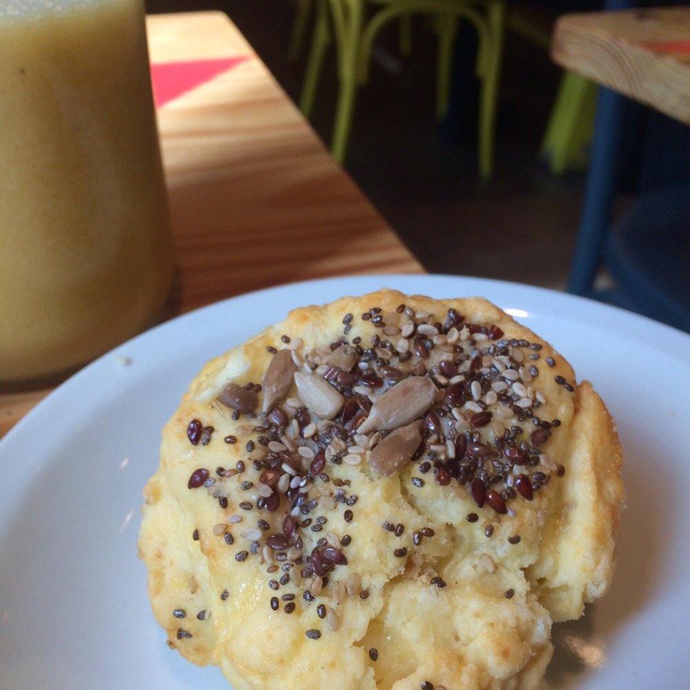Be Juice - Scone de queso - Salad Near Me - Buenos Aires, C Be Juice - Scone de queso - Salad Near Me - Buenos Aires, C