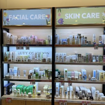 H Mart - ground floor leans heavily into kbeauty and lifestyle, there's makeup, skincare, fashion, luggage, and accessories... - Grocery Near Me - Vancouver, British Columbia