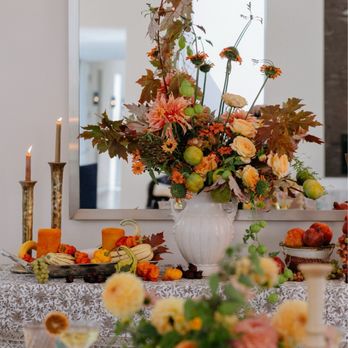 Papillon Floral - A large Statement Arrangement for our buffet table - Florists Near Me - Windsor, California