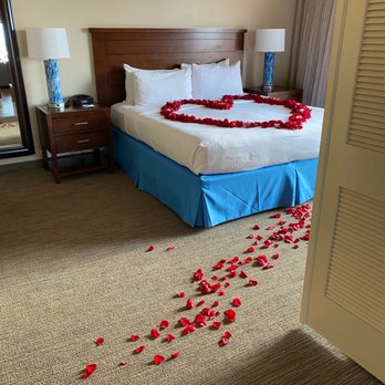 Demming's Delivery - Happy Maui Honeymoon!
Enjoy every minute. - Food Delivery Services Near Me - Lahaina, Hawaii
