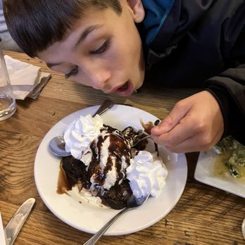Red Mountain Grill - Chocolate Chunk Browne Sundae - Bars Near Me - Dillon, Colorado