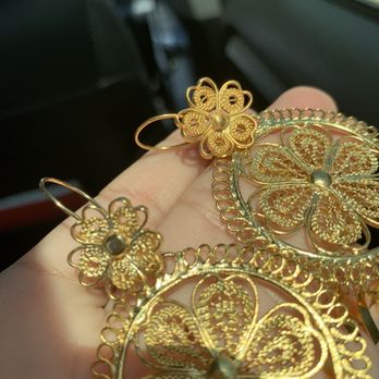 El Rebozo - Got sold unmatching earrings - Women's Clothing Near Me - Anaheim, California El Rebozo - Got sold unmatching earrings - Women's Clothing Near Me - Anaheim, California