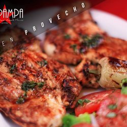 La Pampa - Pollo a la parrilla con ensalada.