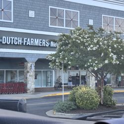Pennsylvania Dutch Farmers Market - 0755 opens at 0800 and already a line.