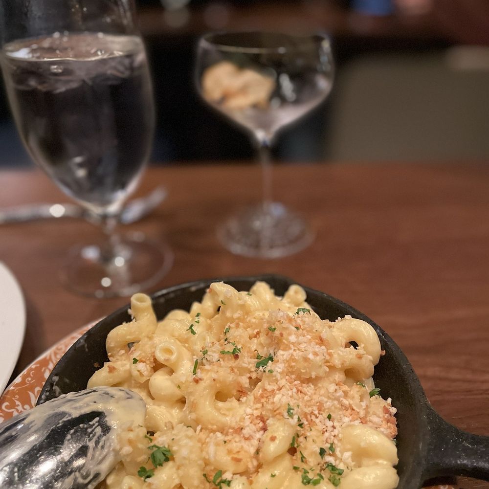 Ramsay's Kitchen - Mac & Cheese gouda & cheddar mornay sauce, herbed breadcrumbs - New American Near Me - Las Vegas, Nevada Ramsay's Kitchen - Mac & Cheese gouda & cheddar mornay sauce, herbed breadcrumbs - New American Near Me - Las Vegas, Nevada