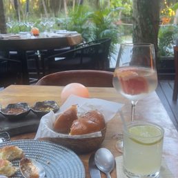 Rolls and classic margarita