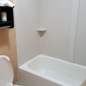 Best Western Inn - Bathroom - Hotels Near Me - Winchester, Tennessee Best Western Inn - Bathroom - Hotels Near Me - Winchester, Tennessee
