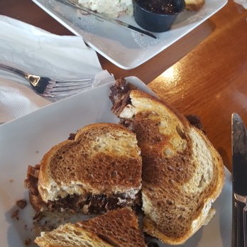 JP's Hideout - American Near Me - Cottleville, Missouri