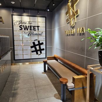 YAAAS TEA-Hauppauge - Waiting bench - Bubble Tea Near Me - Hauppauge, New York YAAAS TEA-Hauppauge - Waiting bench - Bubble Tea Near Me - Hauppauge, New York