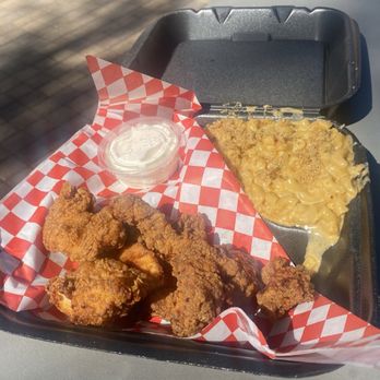 Buzznbeez Food Truck - Chicken tenders and Mac - Food Trucks Near Me