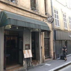 Le Saf - Entrance