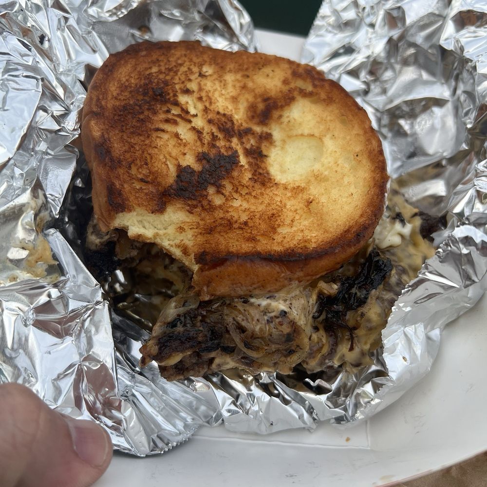 Fowl Play Hot Chicken - Double Grilled Cheese Smash Burger - Chicken Wings Near Me - Gallatin, Tennessee