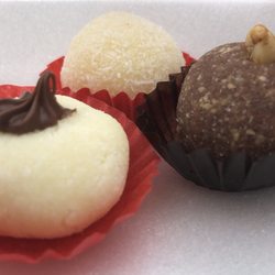 Gio Docinhos Cafe - Leite ninho com nutella, beijinho, cajuzinho