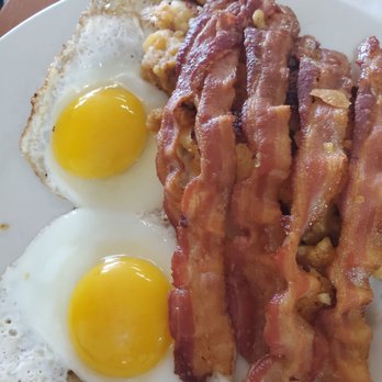 Cj's Restaurant - Breakfast & Brunch Near Me - New Britain, Connecticut