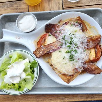 Scout & Scholar Brewing - Kentucky Hot Brown Sandwich. - Brewpubs Near Me - Bardstown, Kentucky Scout & Scholar Brewing - Kentucky Hot Brown Sandwich. - Brewpubs Near Me - Bardstown, Kentucky