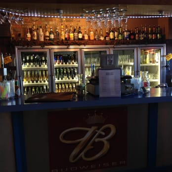 Kiniski's Reef Tavern - Bar counter~ - Pubs Near Me - Point Roberts, Washington Kiniski's Reef Tavern - Bar counter~ - Pubs Near Me - Point Roberts, Washington