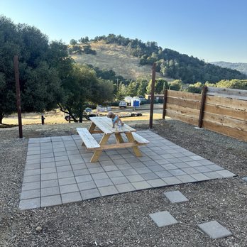 Wildhaven Yosemite - Picnic area of our cabin and the view - Campgrounds Near Me - Mariposa, California