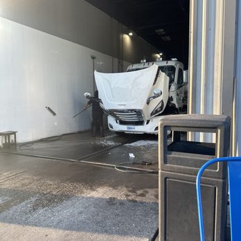 Tampas Best Wash - Commercial Truck Repair Near Me - Tampa, Florida Tampas Best Wash - Commercial Truck Repair Near Me - Tampa, Florida