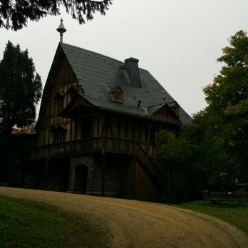 Schloss Schaumburg - Nebengebäude - Castles Near Me - Balduinstein, RP