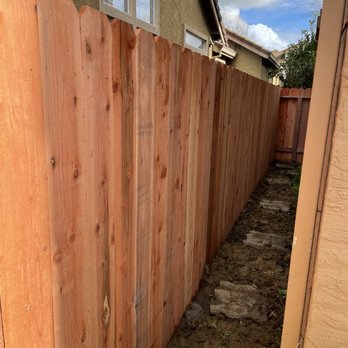 Pereira Fencing - Dog run - Fences & Gates Near Me Pereira Fencing - Dog run - Fences & Gates Near Me