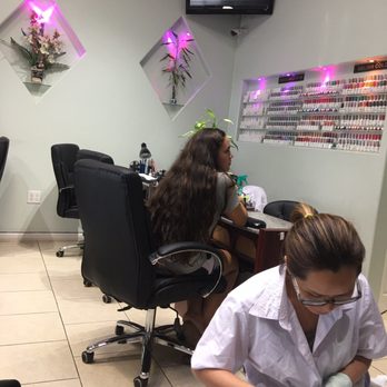 Waipio Nails - Nail Salons Near Me - Waipahu, Hawaii
