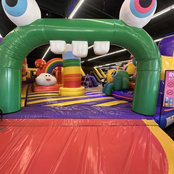 FUNBOX - Sacramento - Jumpy area - Amusement Parks Near Me - Sacramento, California FUNBOX - Sacramento - Jumpy area - Amusement Parks Near Me - Sacramento, California