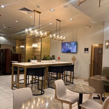 Mera Business Lounge - Airport Lounges Near Me - Cancún, ROO Mera Business Lounge - Airport Lounges Near Me - Cancún, ROO