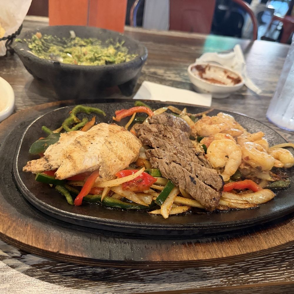 Chevys Fresh Mex - Mexican Near Me - South San Francisco, California