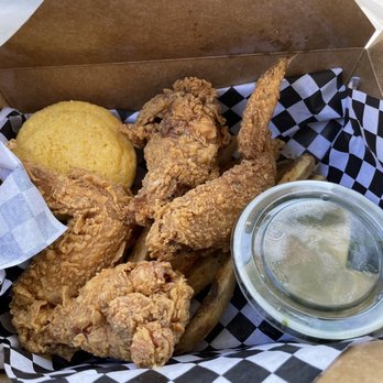 Alma's Place - Chicken wing lunch special! - Desserts Near Me - Compton, California